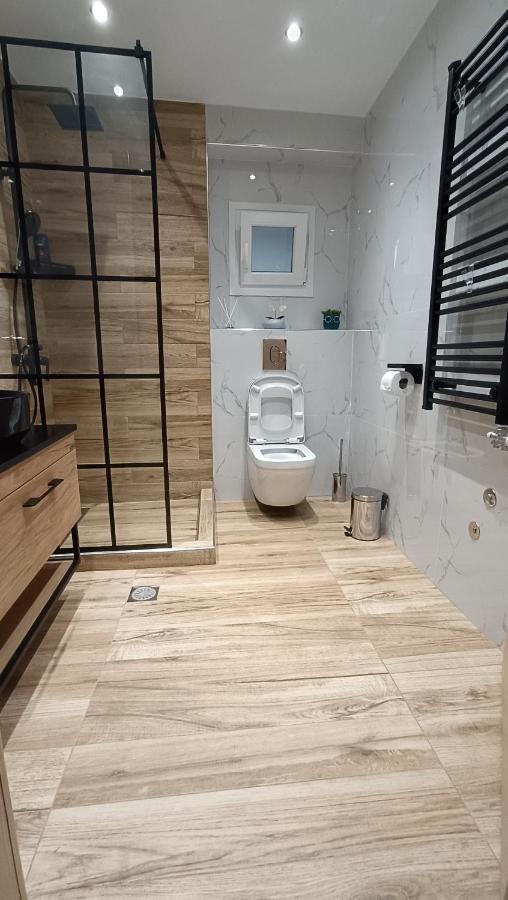 Comfort Corner 75sm 100mbs * Thessaloniki