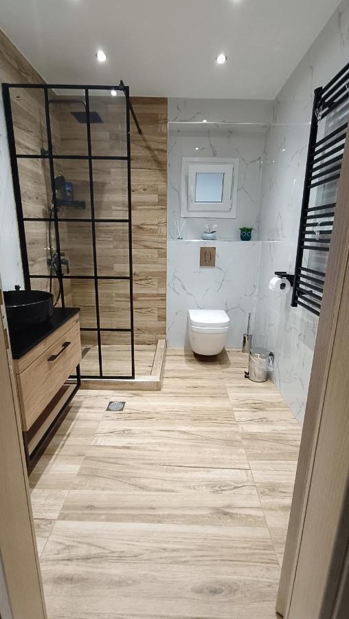 Comfort Corner 75sm 100mbs * Thessaloniki